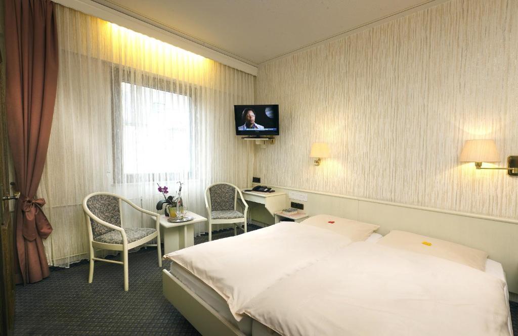 Hotel Pohl Kinheim Ruang foto