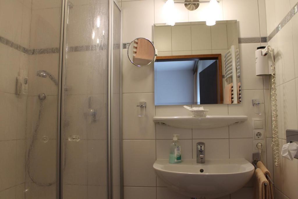 Hotel Pohl Kinheim Ruang foto